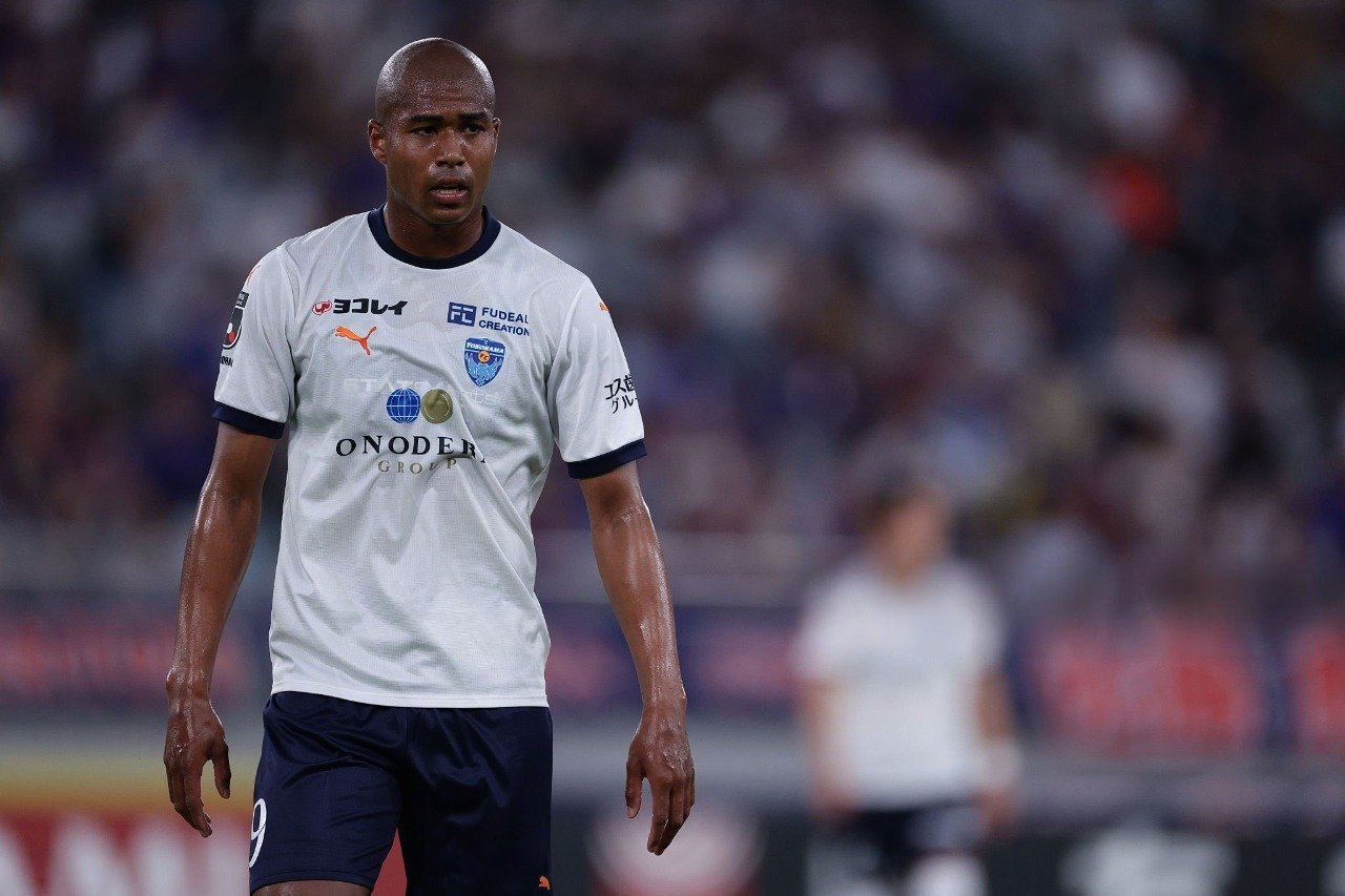 Atacante Solomon Sakuragawa, do Yokohama FC, é alvo de denúncia por violência doméstica