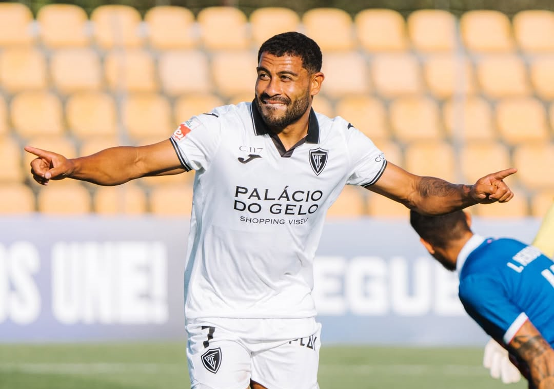 Após baixas ofensivas, Yokohama F. Marinos anuncia atacante brasileiro Yuri Araújo