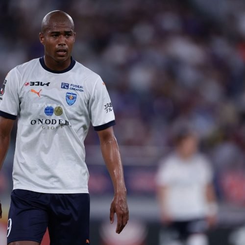 Atacante Solomon Sakuragawa, do Yokohama FC, é alvo de denúncia por violência doméstica