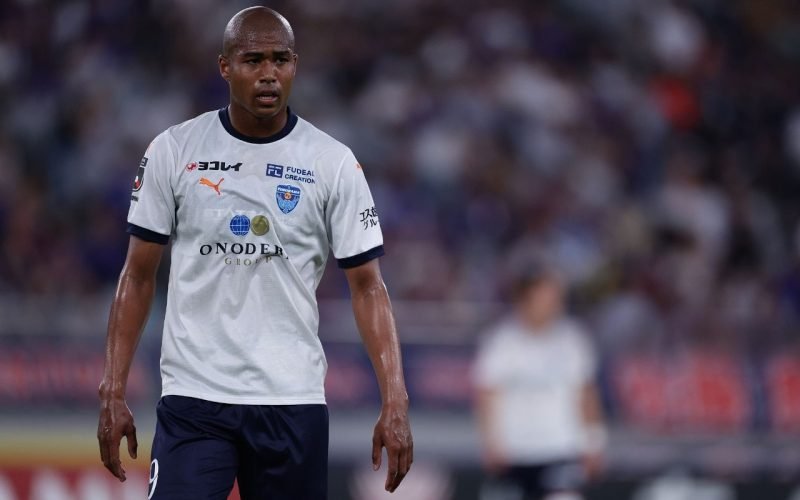 Atacante Solomon Sakuragawa, do Yokohama FC, é alvo de denúncia por violência doméstica