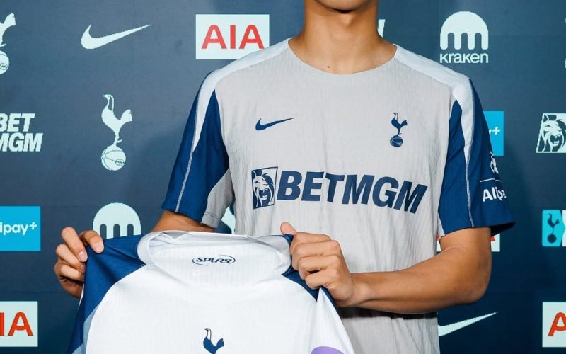 Kota Takai é anunciado pelo Tottenham em transferência recorde da J.League