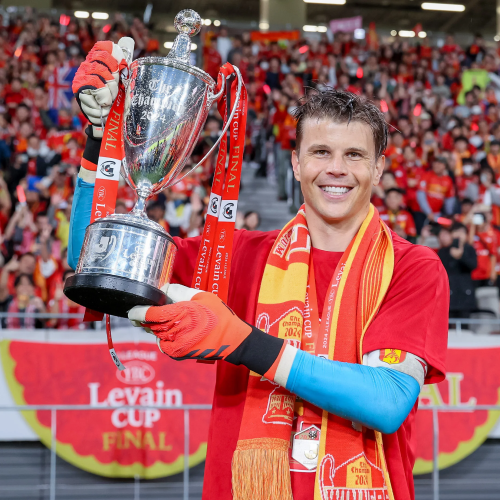 Ex-Nagoya Grampus, Mitchell Langerak anuncia aposentadoria dos gramados e inicia nova fase como treinador