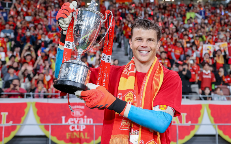 Ex-Nagoya Grampus, Mitchell Langerak anuncia aposentadoria dos gramados e inicia nova fase como treinador