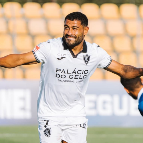 Após baixas ofensivas, Yokohama F. Marinos anuncia atacante brasileiro Yuri Araújo